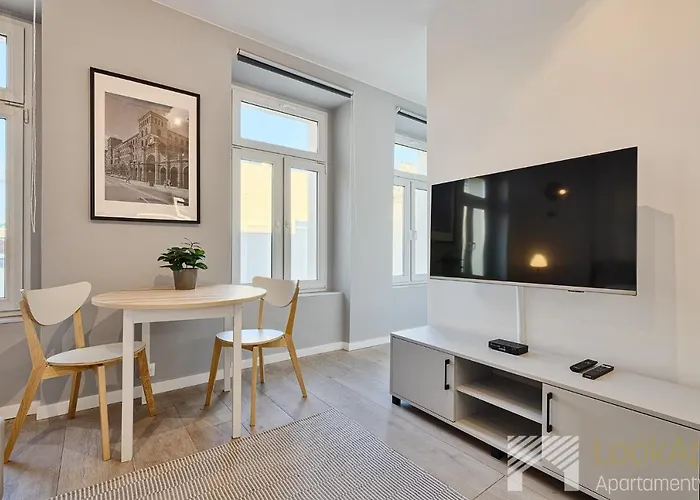 Polonia Iii By Lookap Parking Klimatyzacja شقة