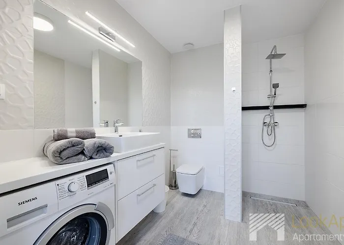 Polonia Iii By Lookap Parking Klimatyzacja شقة